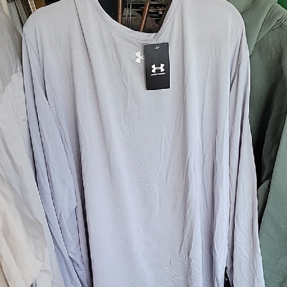 Under Armour Men's Light Gray Long Sleeve Tee
